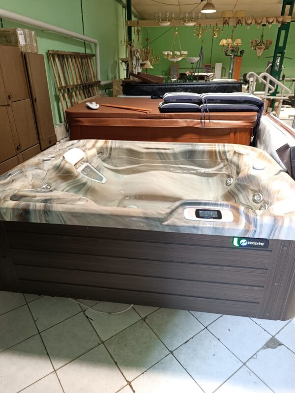 РАСПРОДАЖА Уличный бассейн HotSpring Spa Jetsetter